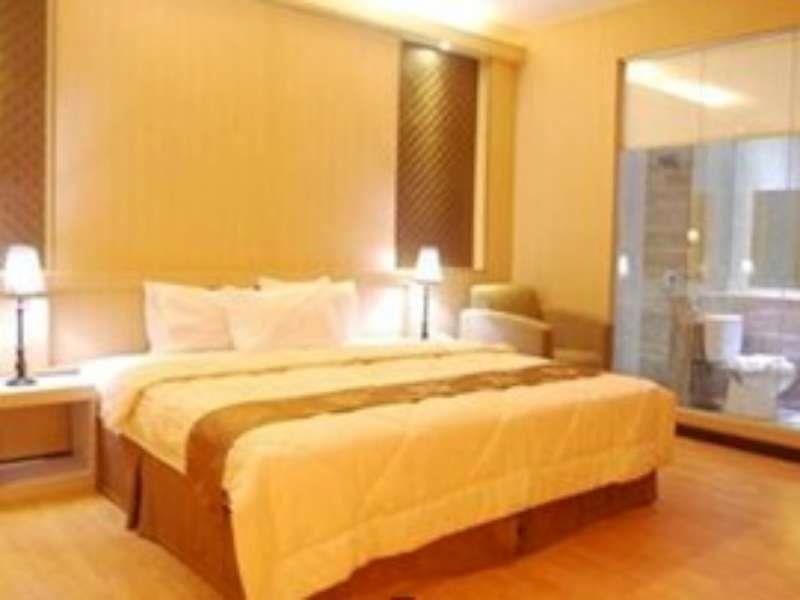 Oyo 663 Hotel Sejati Balikpapan  Exterior photo